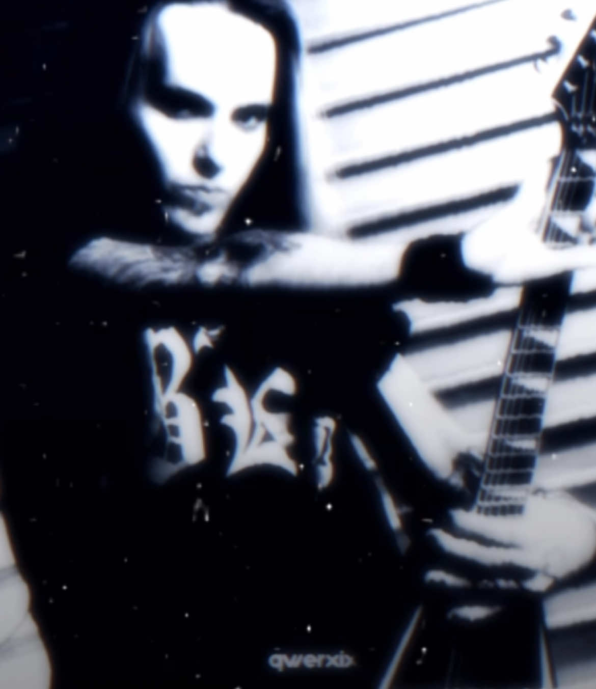 @✞ [ 🏄 ]
