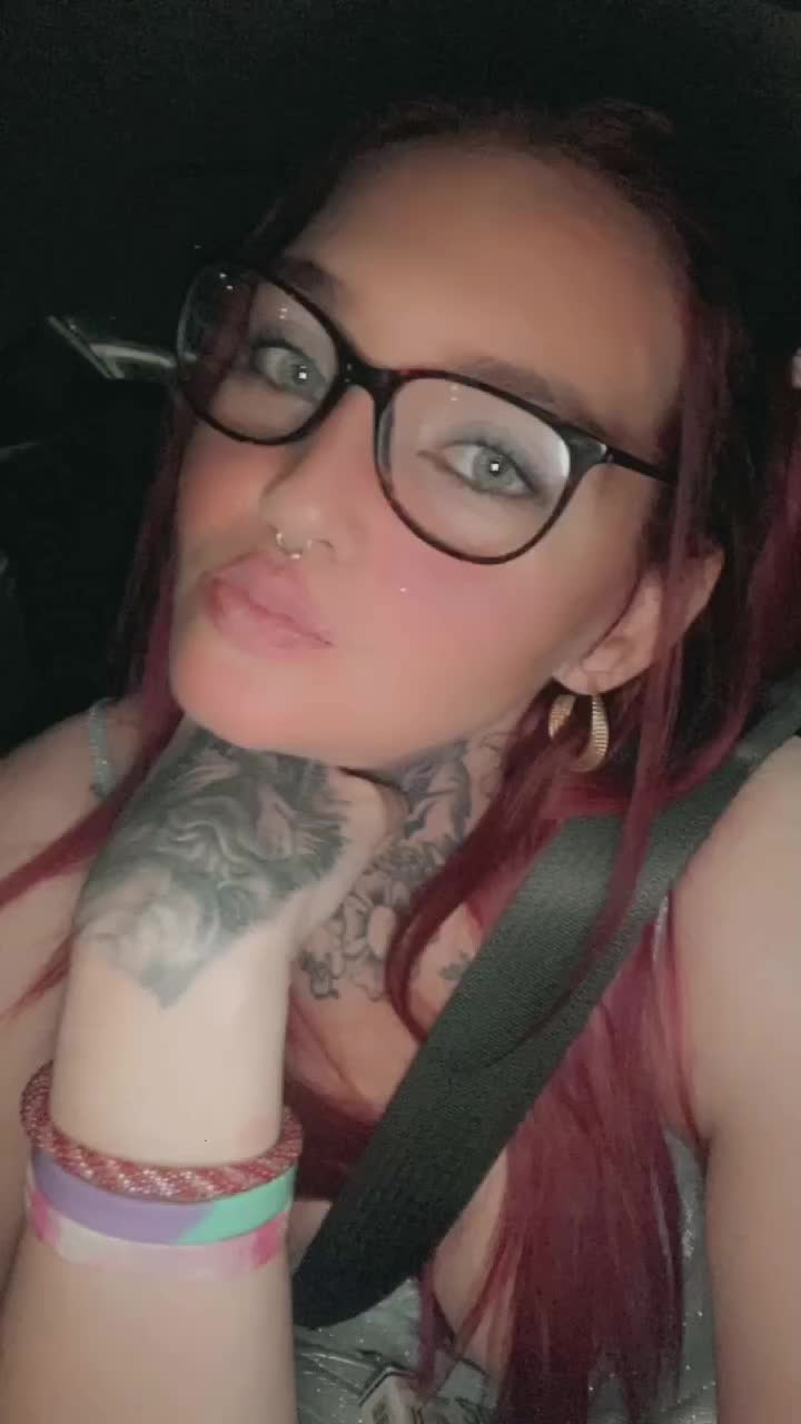 @T😈xic Female Gates IvaLee☮️