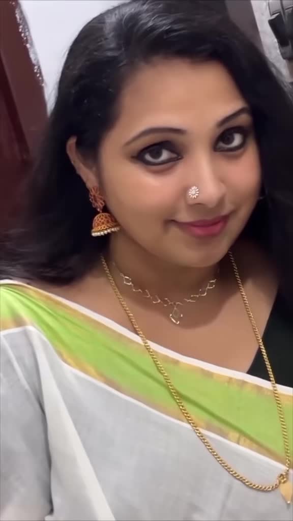 @)(সুমি চোীধুরী)(