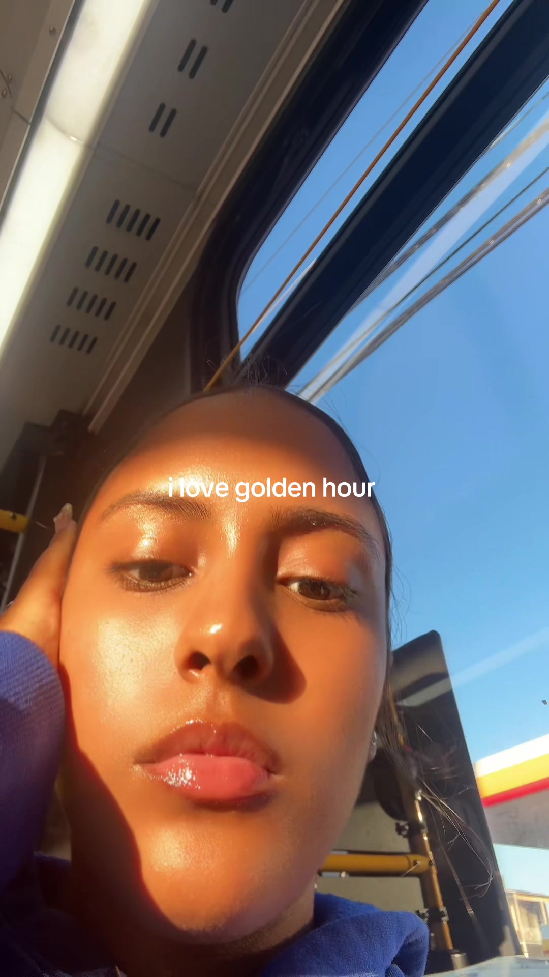 @⃟