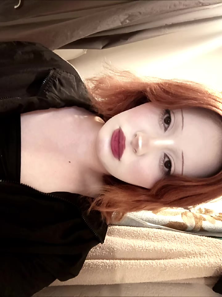 @лу́на я