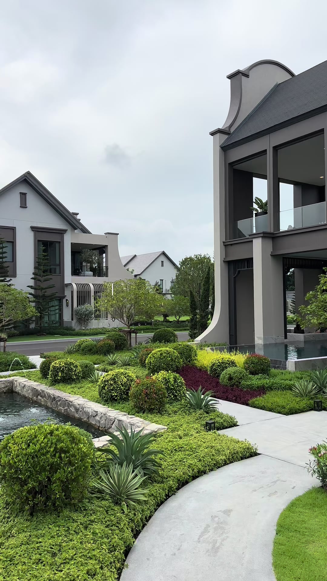 @Luxury Property TH