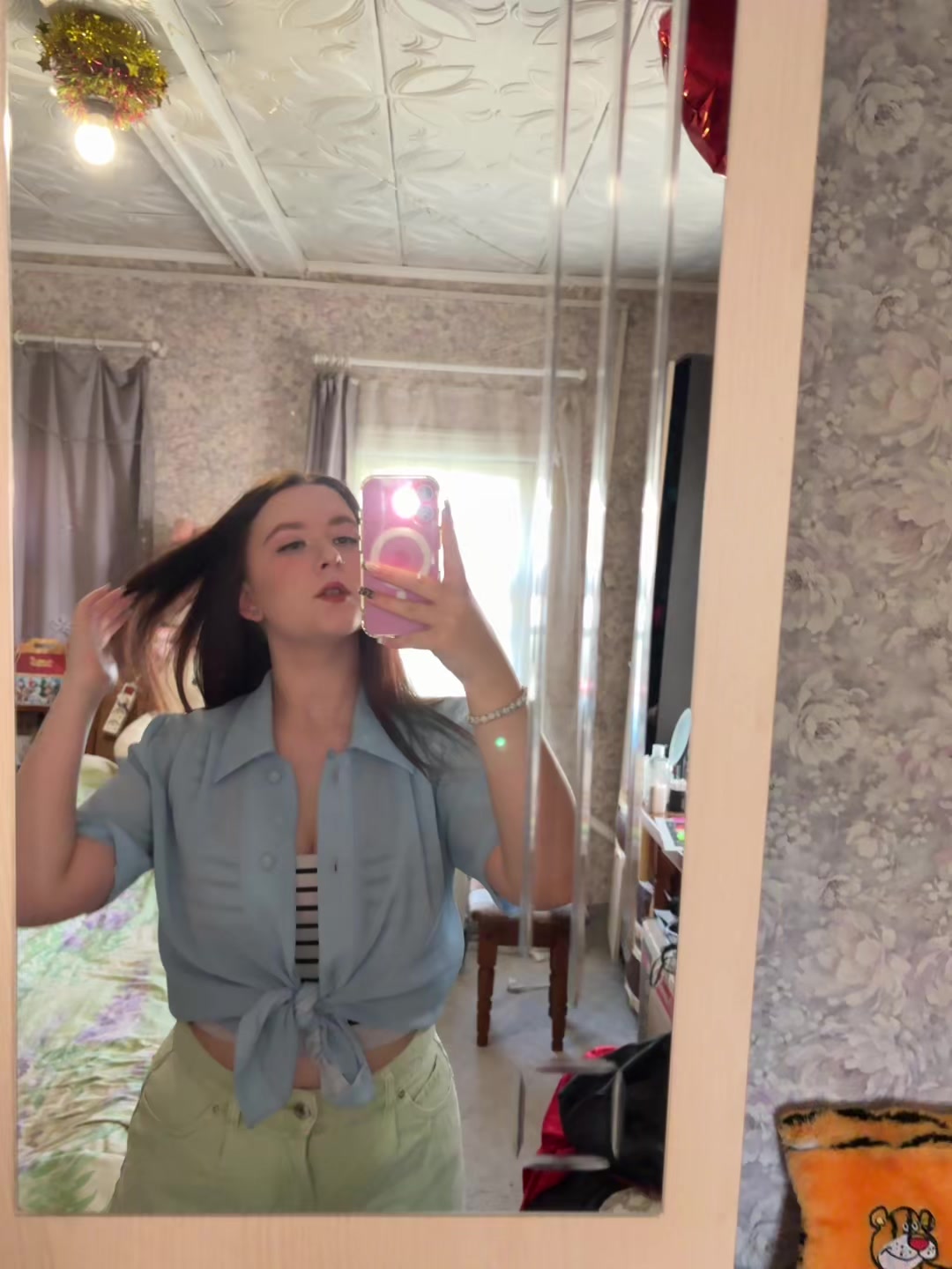 @Бякова