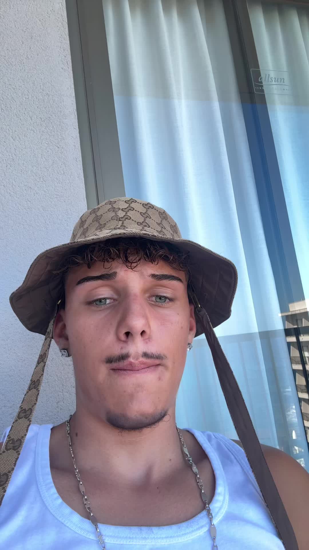 @…
