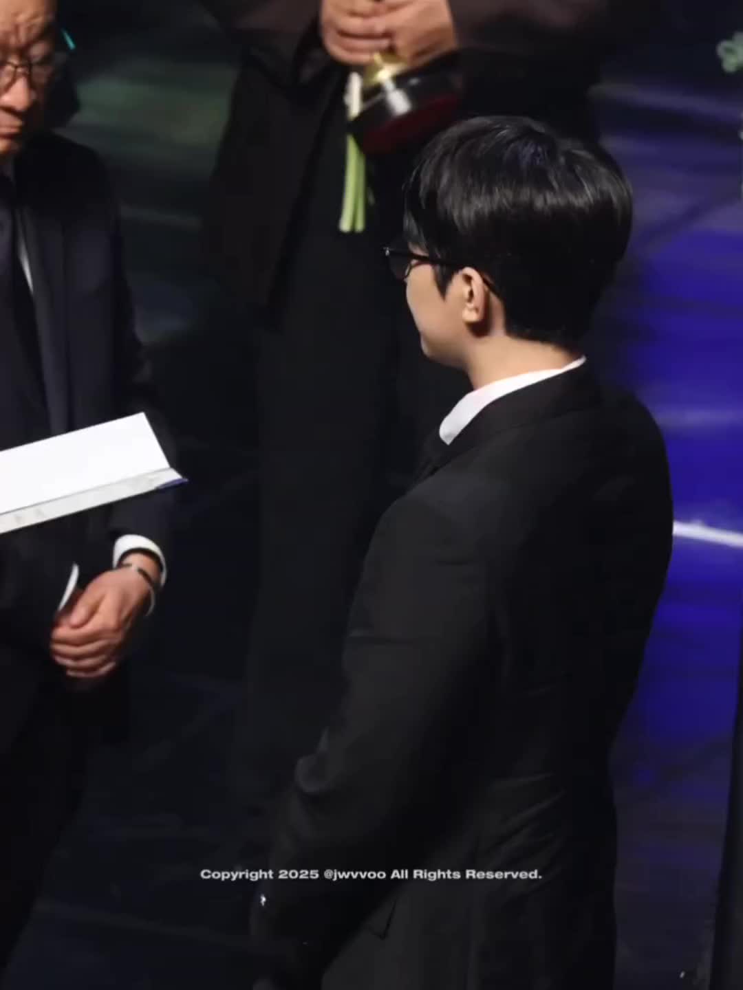 @미넌