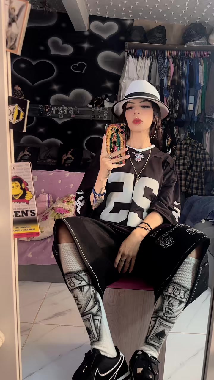 @𝕮𝖗𝖎𝖘𝖙𝖎𝖓𝖆