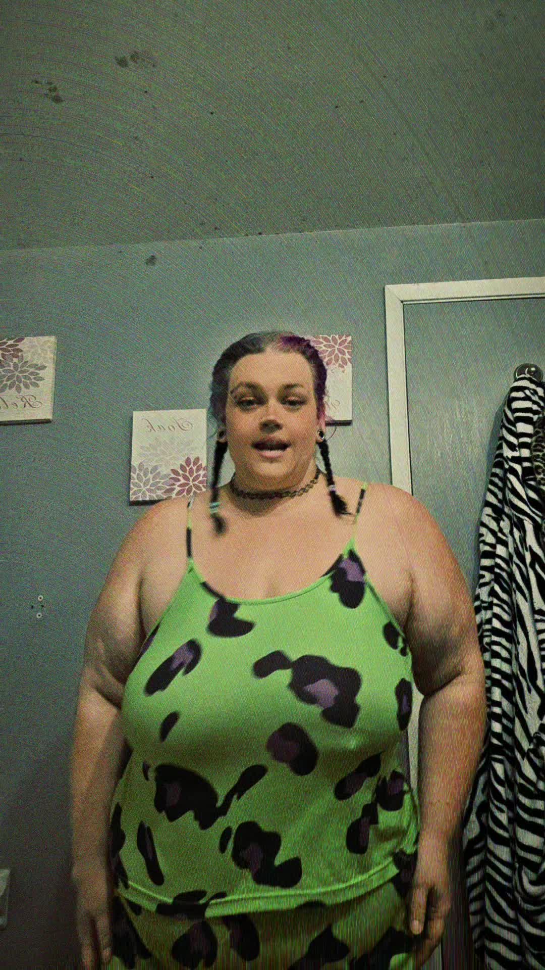 @curvyflawless