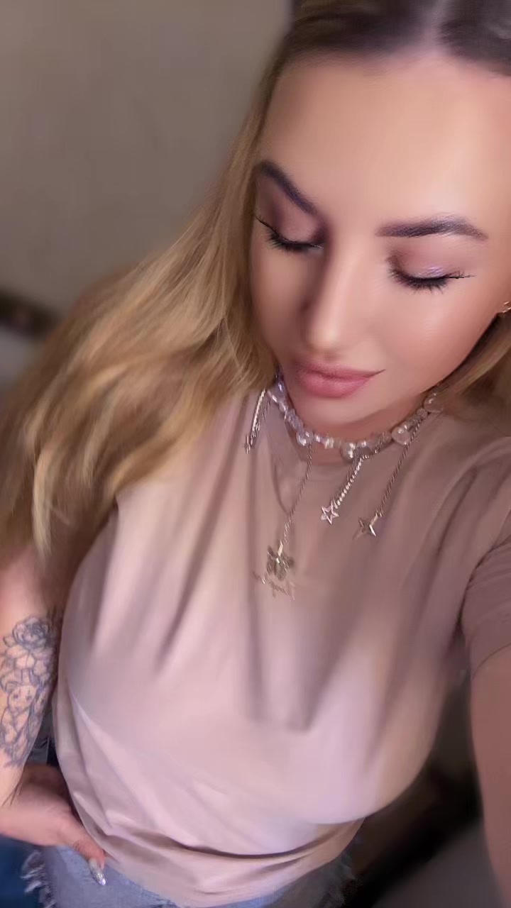 @Анюта 💜