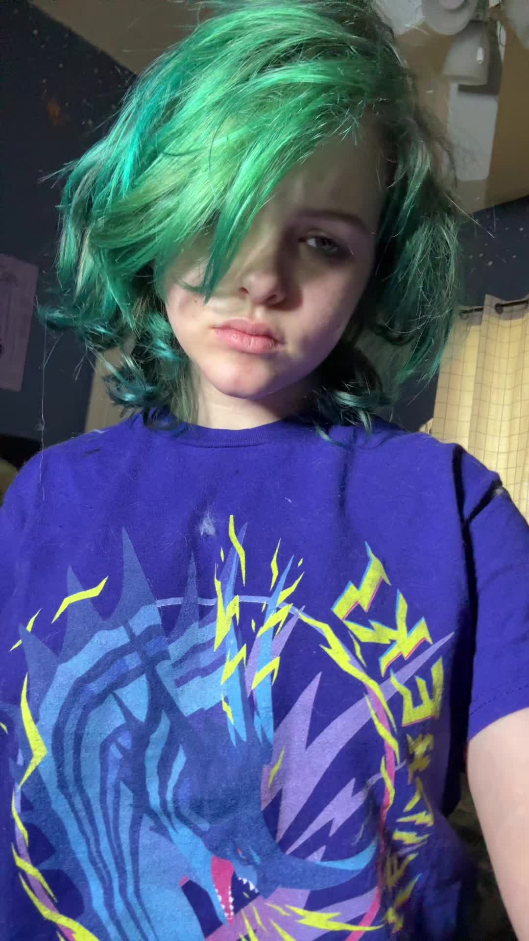 @theyluvronan_
