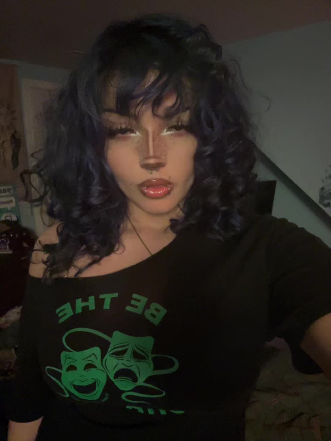 @️
