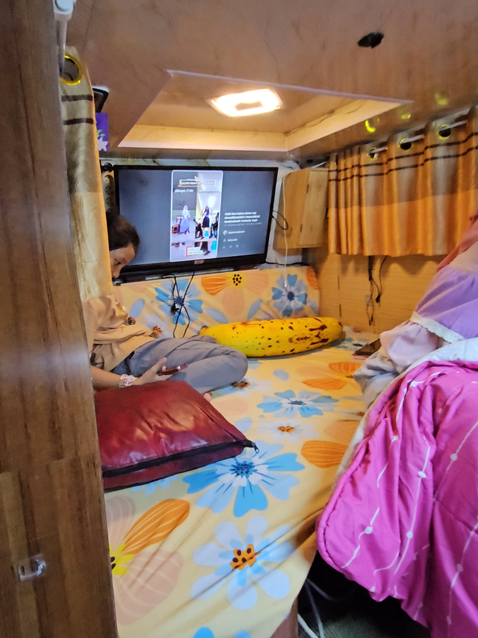 @family homestay campervan