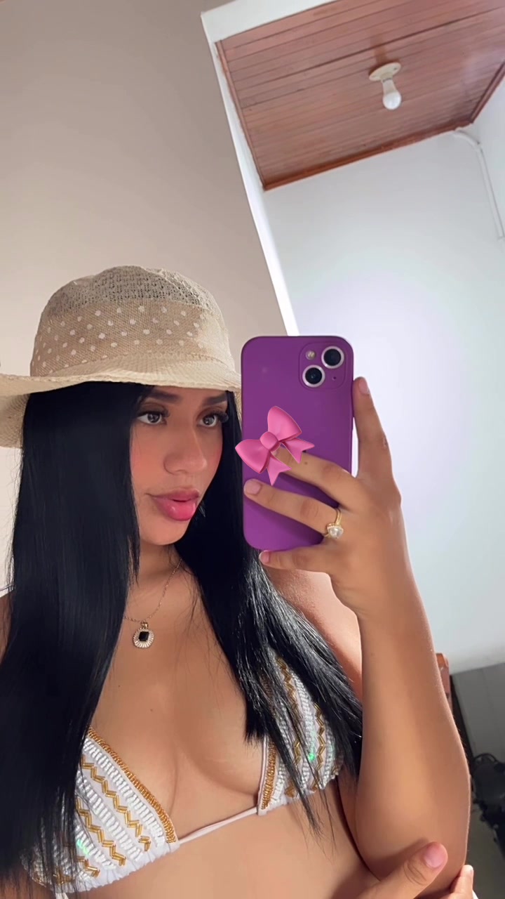 @Danielaotero