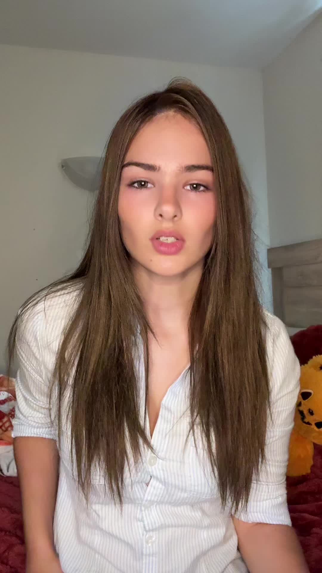 @@/juliannasabonis on Twitch