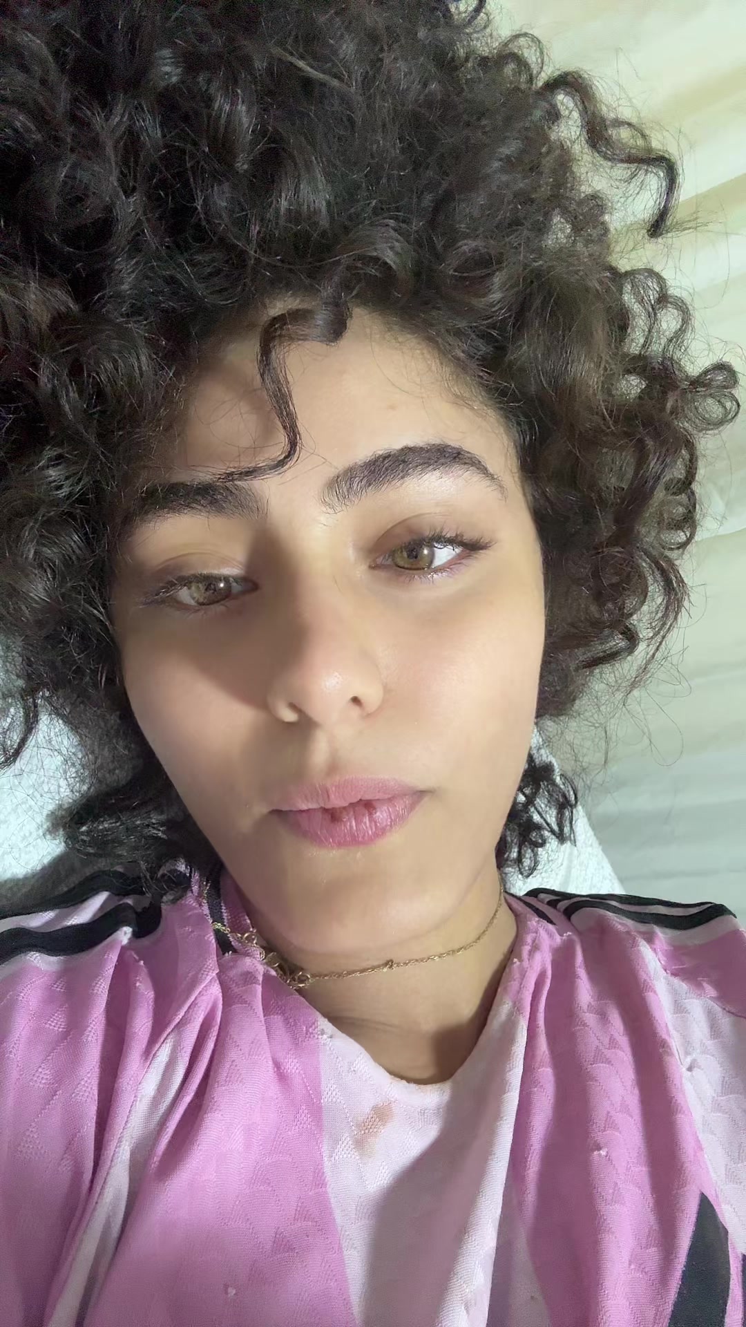 @آيمي بتتمشى
