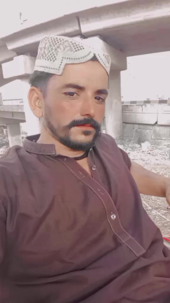 @M J