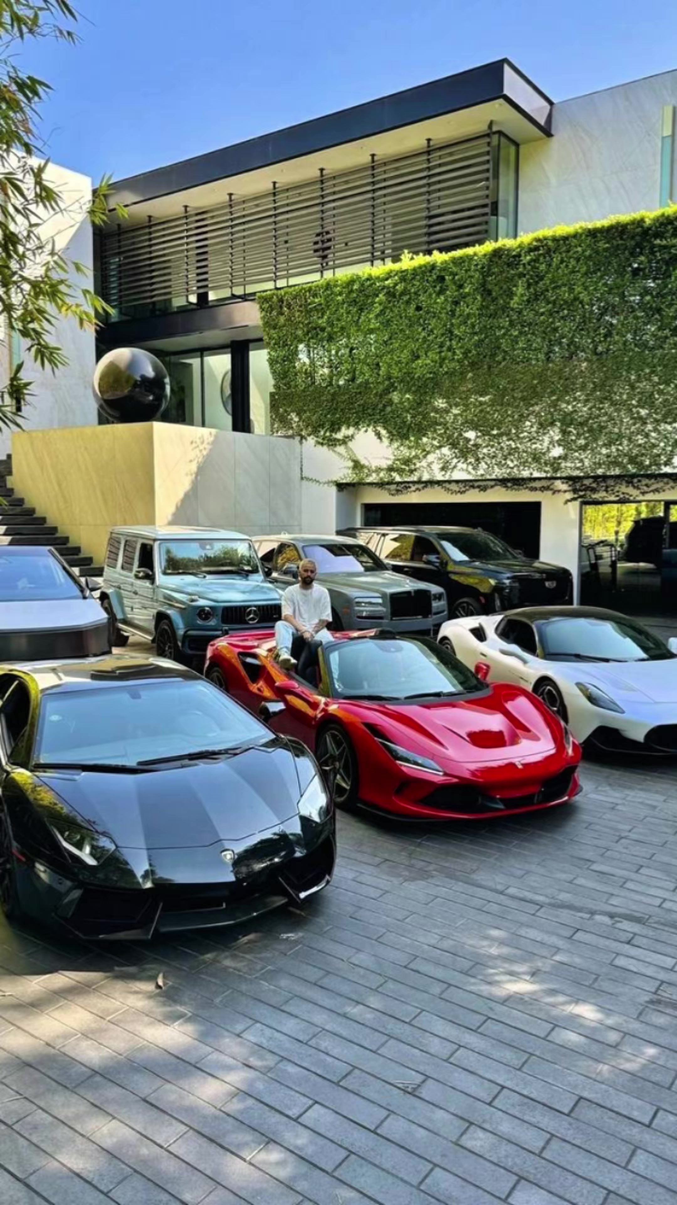 @Luxury