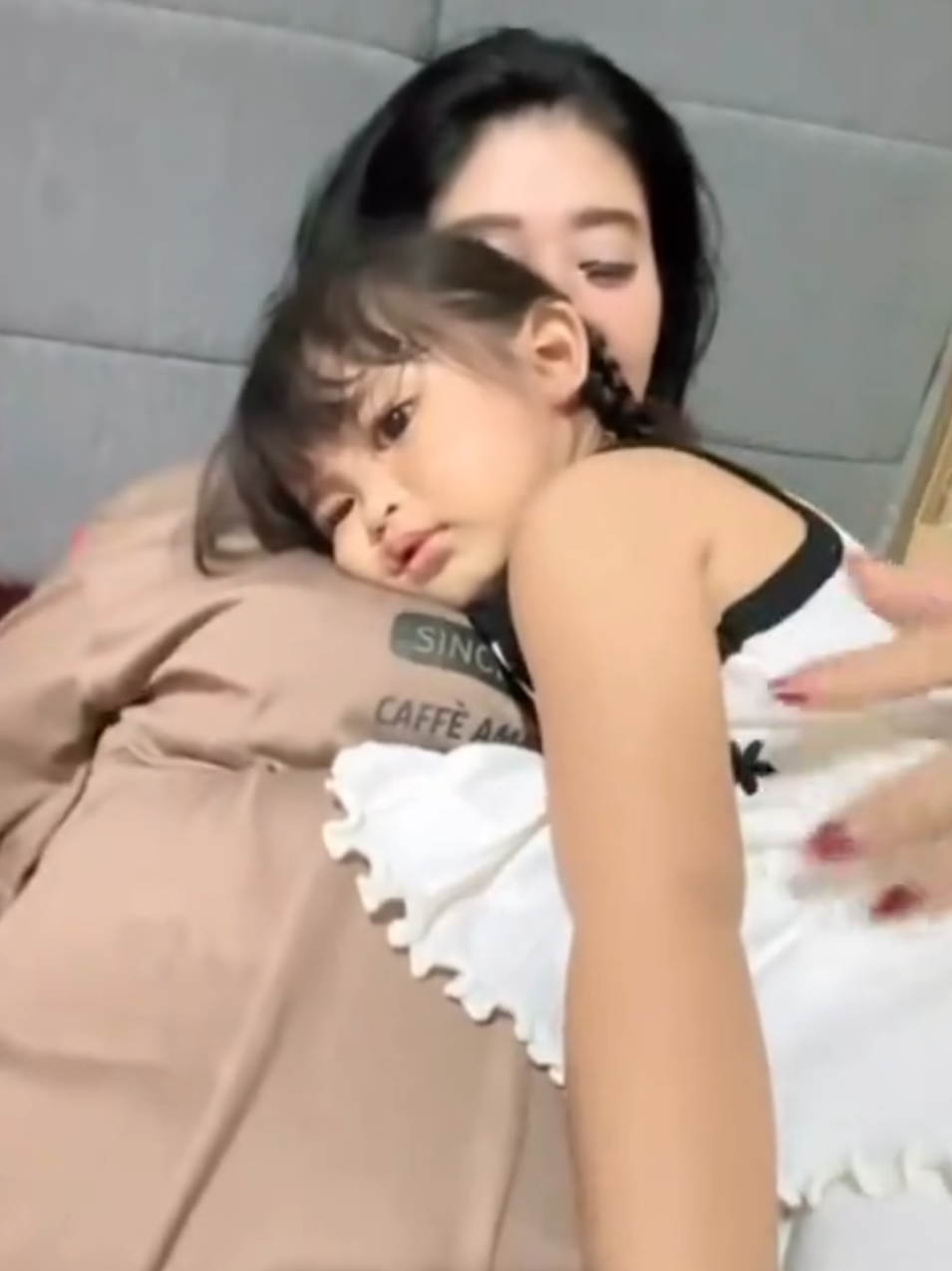 @𝐝𝐞𝐤 𝐂𝐮𝐧𝐝𝐚 ᥫ᭡
