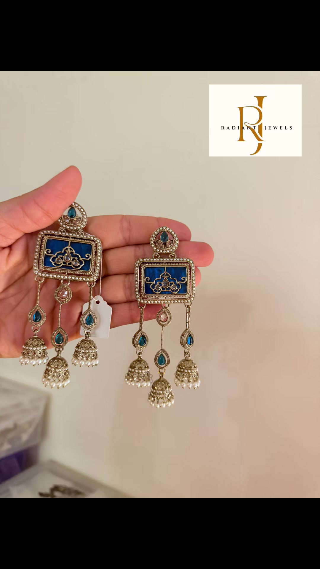 @Famous Radiant Jewels 🇨🇦🍁