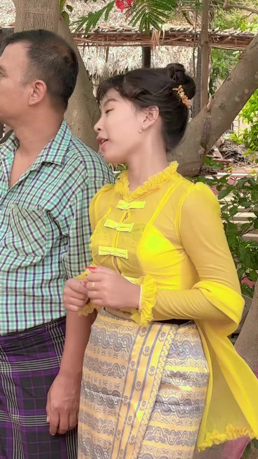 @💐💫သဲရွှေရည်ဖြိုး💫💐