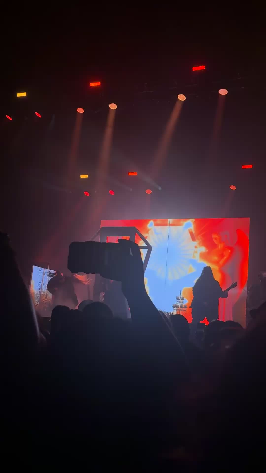 @concert.girl.bri
