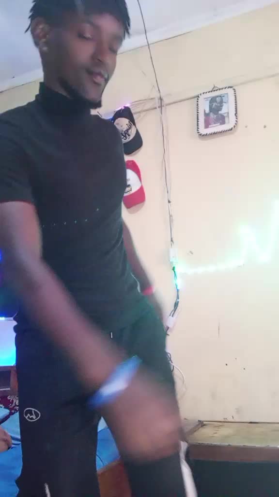 @SIZZAH MIKE🕷️