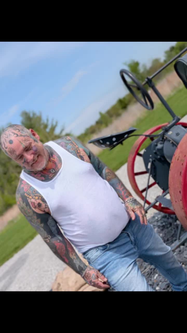 @Tattedhoosierguy