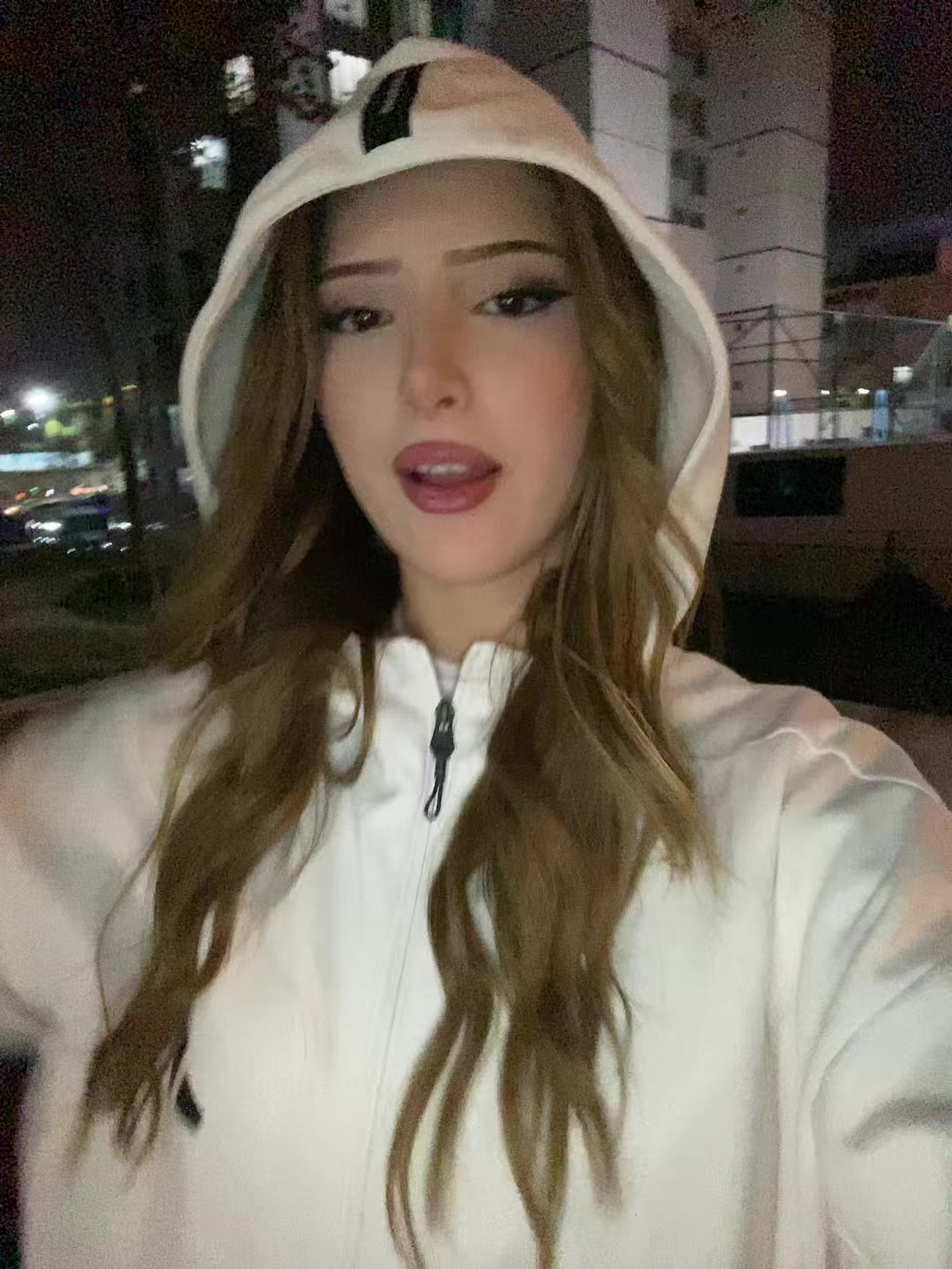 @M🪩