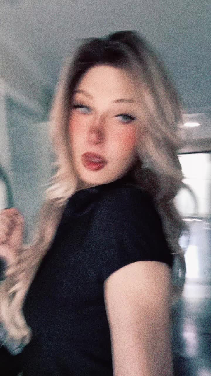 @pinkpixelbarbie