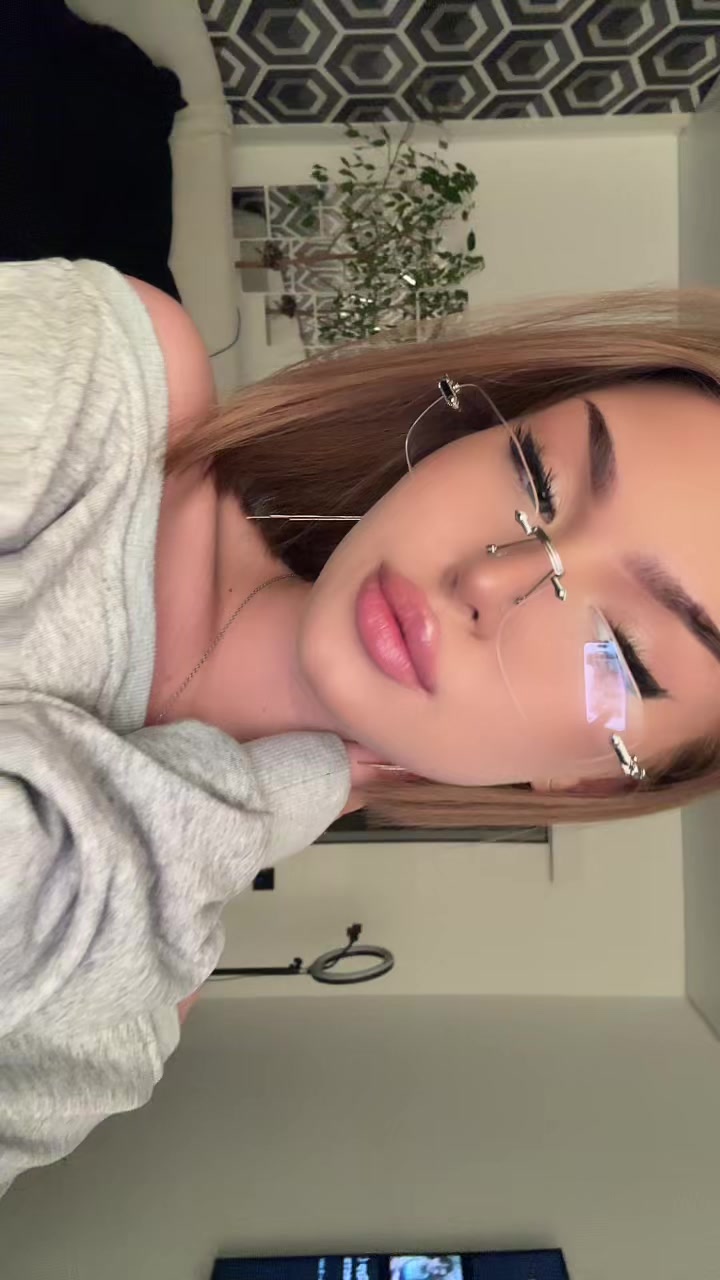 @ullyana