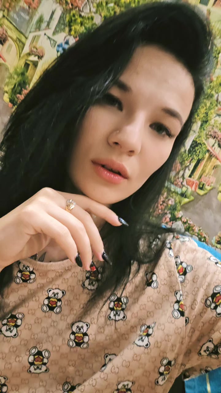 @Anya_Kotik