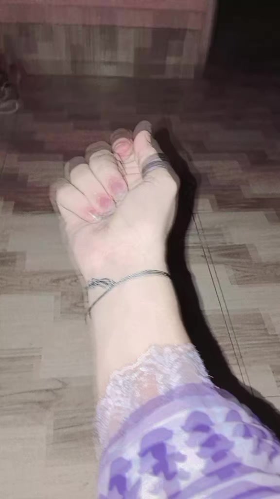 @lovely queen 749