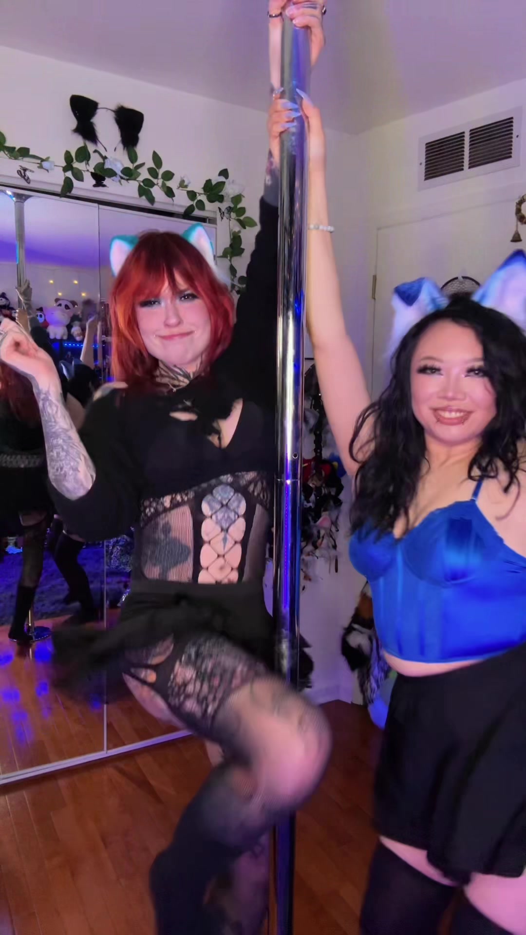 @Holofox