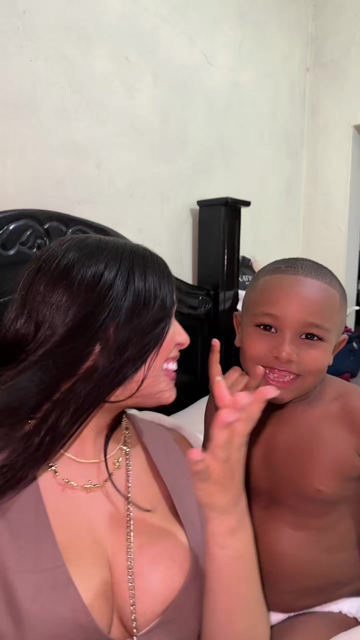 @Yenniaquino1
