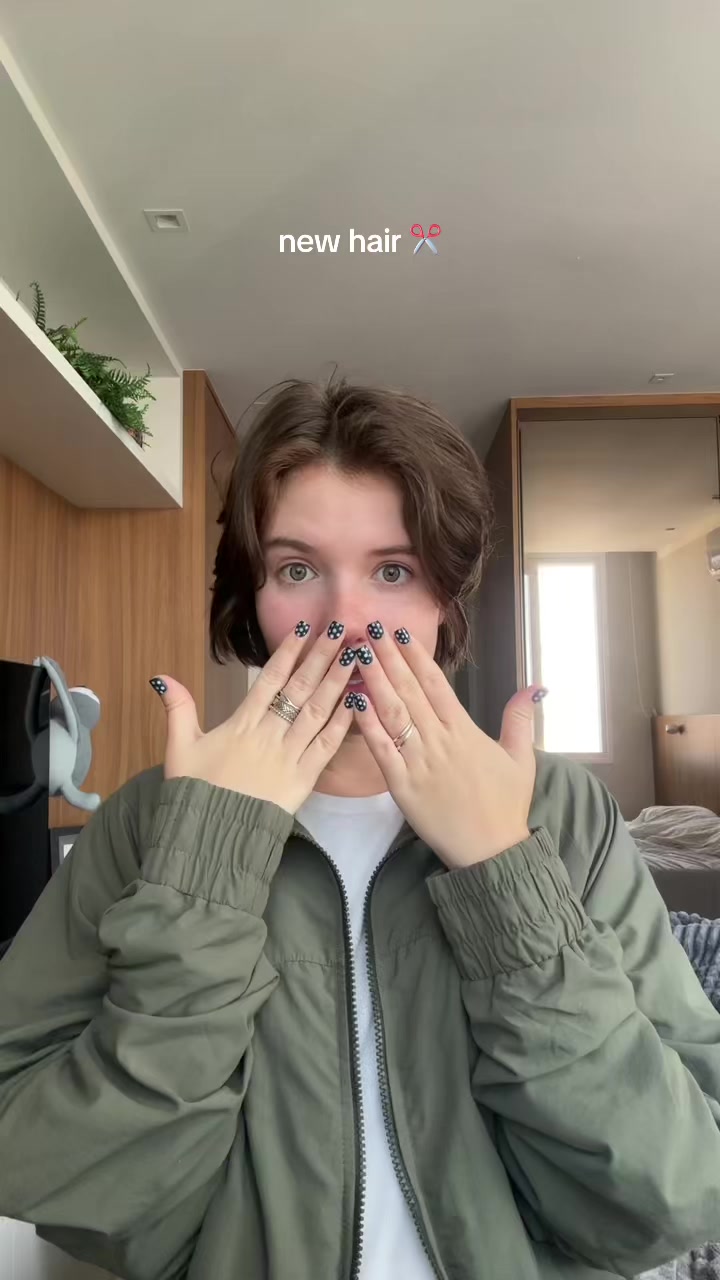 @Bella