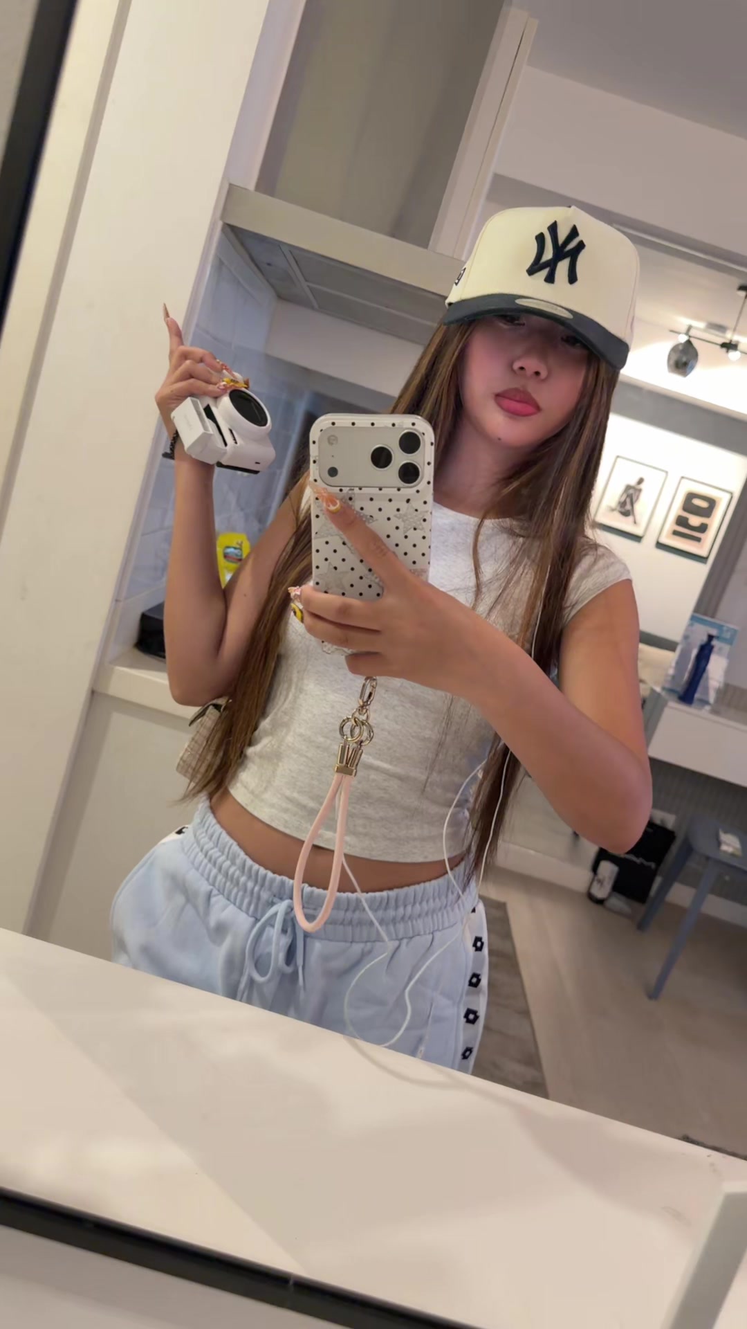 @Ella