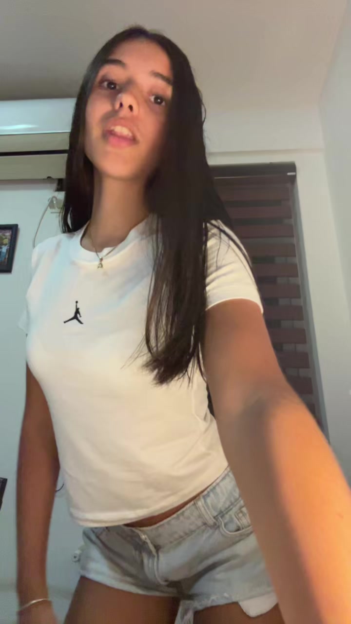 @🦦