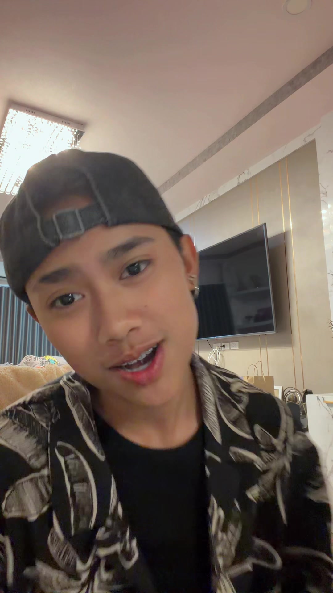 @&rdquo;แพรวดีเอ็ม&ldquo;