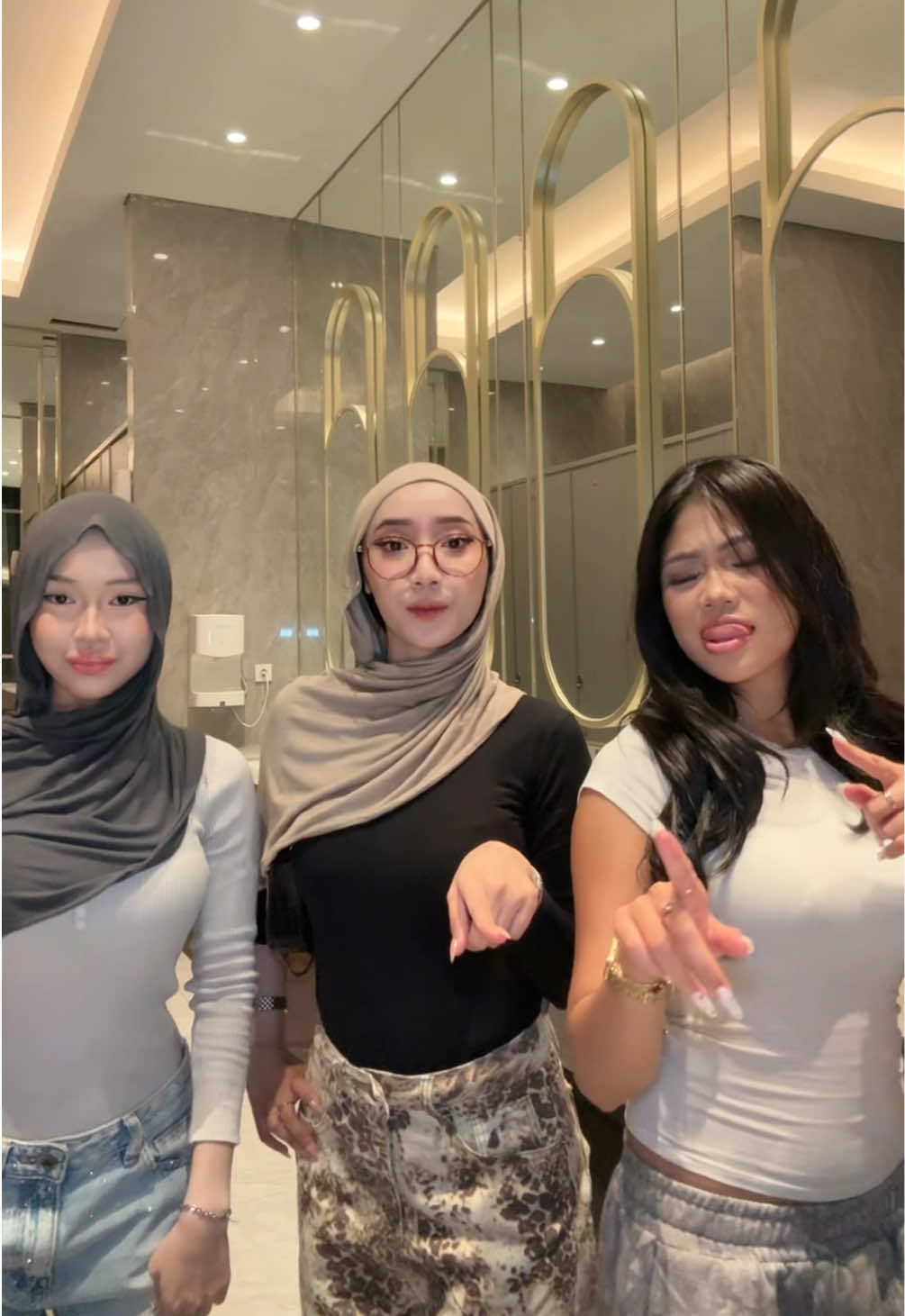 @piews