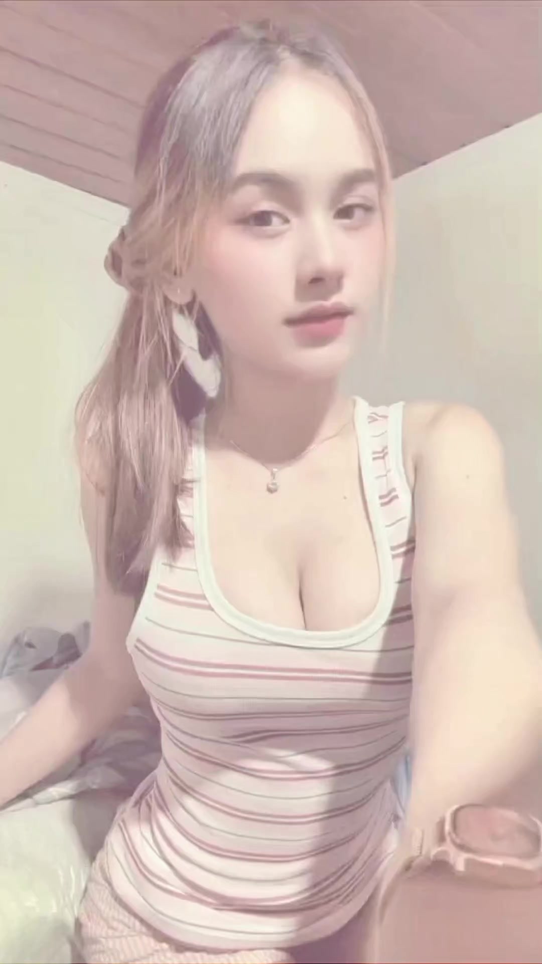 @🫦