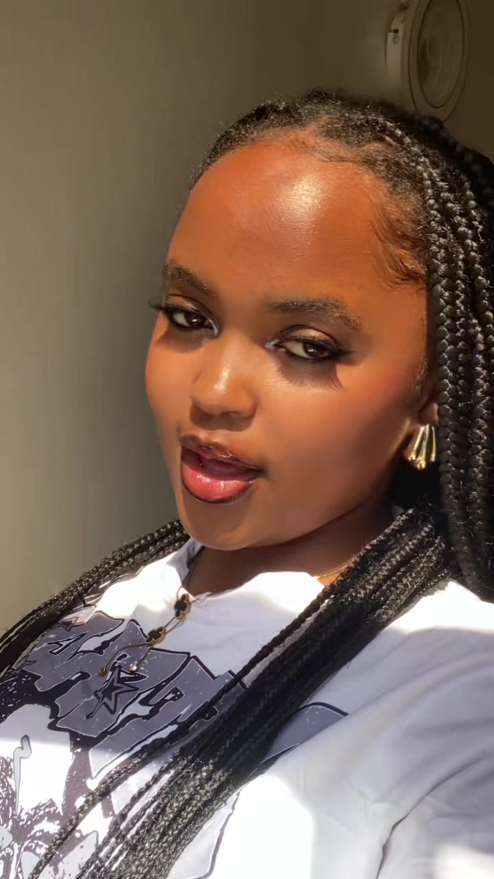 @Aisha🦋