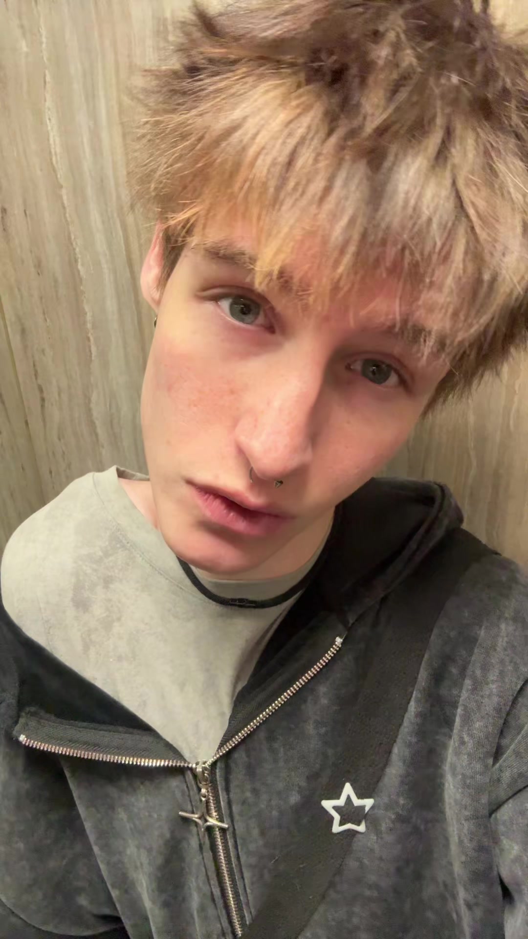 @Илюша про😎