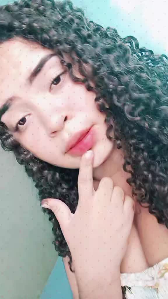 @𝙰𝚗𝚊𝚑🎀