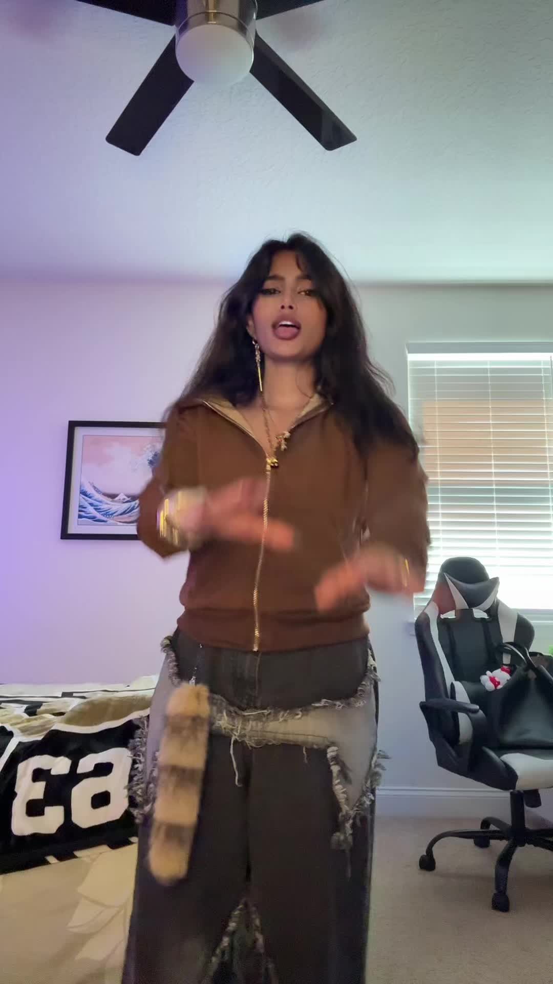 @Rae-Rae