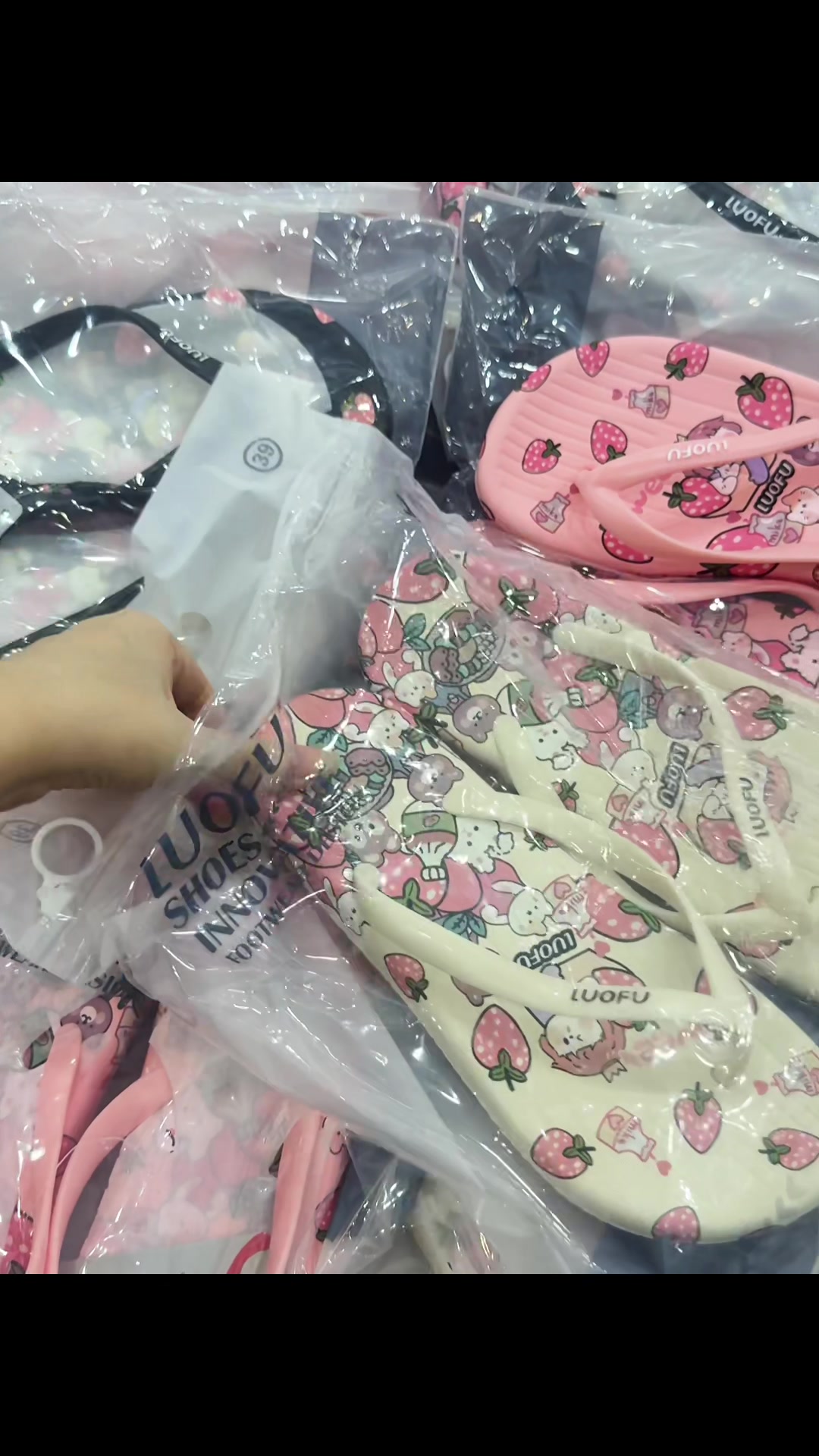 @Cherry Shoe Store