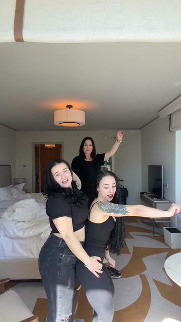 @Sabrina & Jazmín | WLW Couple