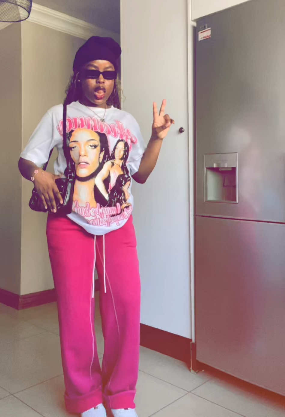@the_pretty tee