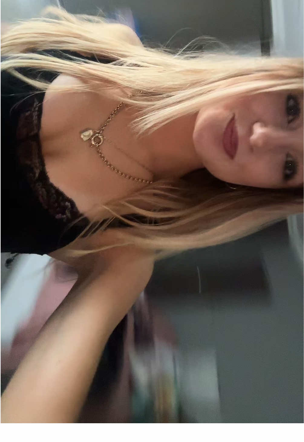 @Alice in 𝔀𝓸𝓷𝓭𝓮𝓻𝓵𝓪𝓷𝓭