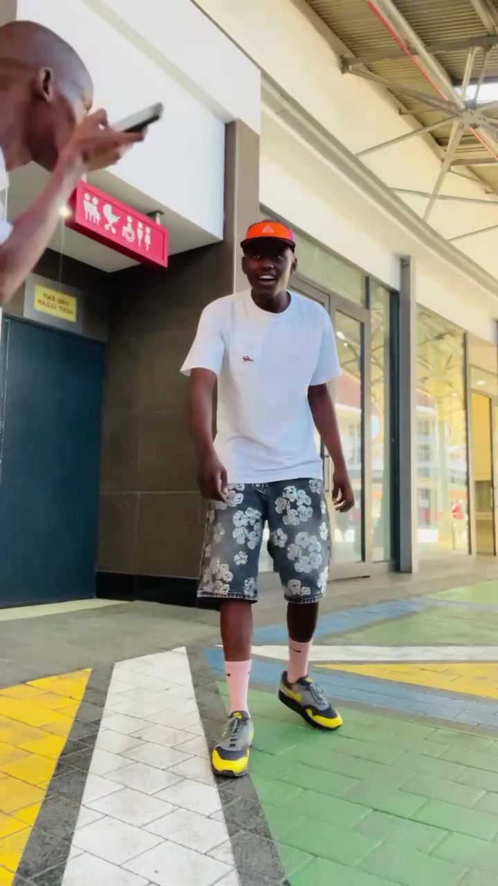 @Fefe Masigo🇿🇦