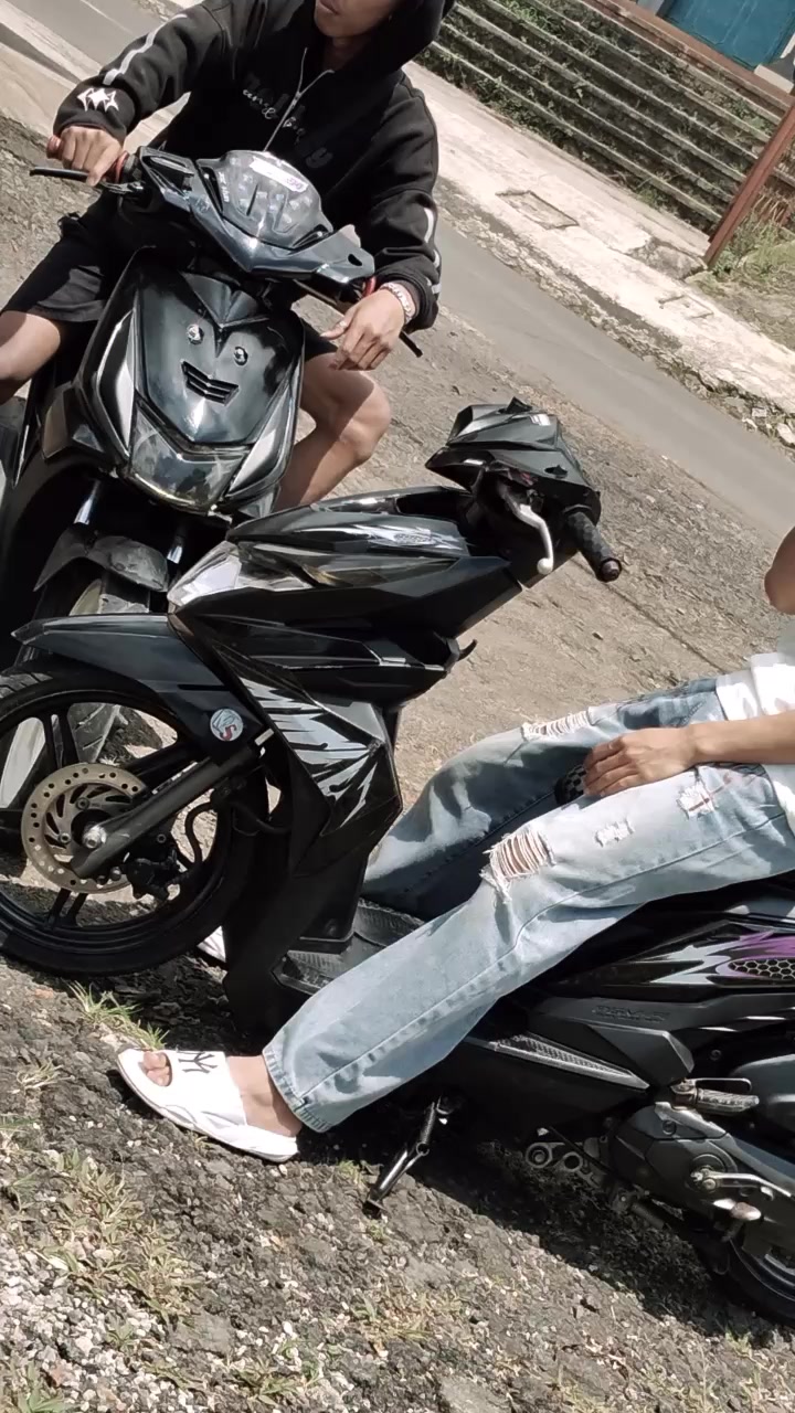 @𝘼𝙢𝙚𝙠 𝙍𝙤𝙧𝙧
