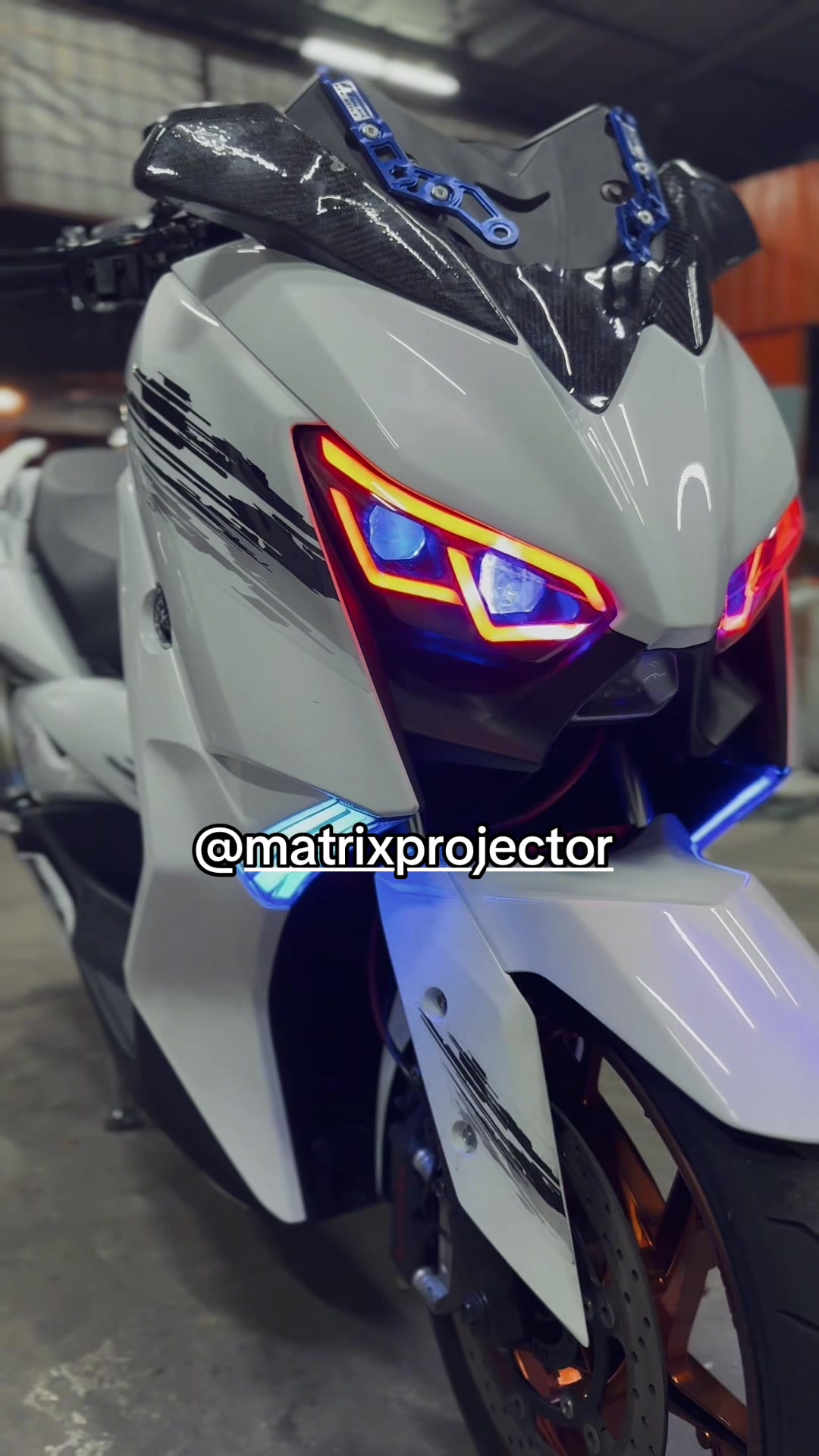 @MATRIX PROJECTOR